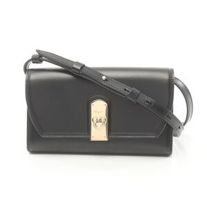 ❌SOLD❌Salvatore Ferragamo
GANCINI SHOULDER WALLET LEATHER BLACK